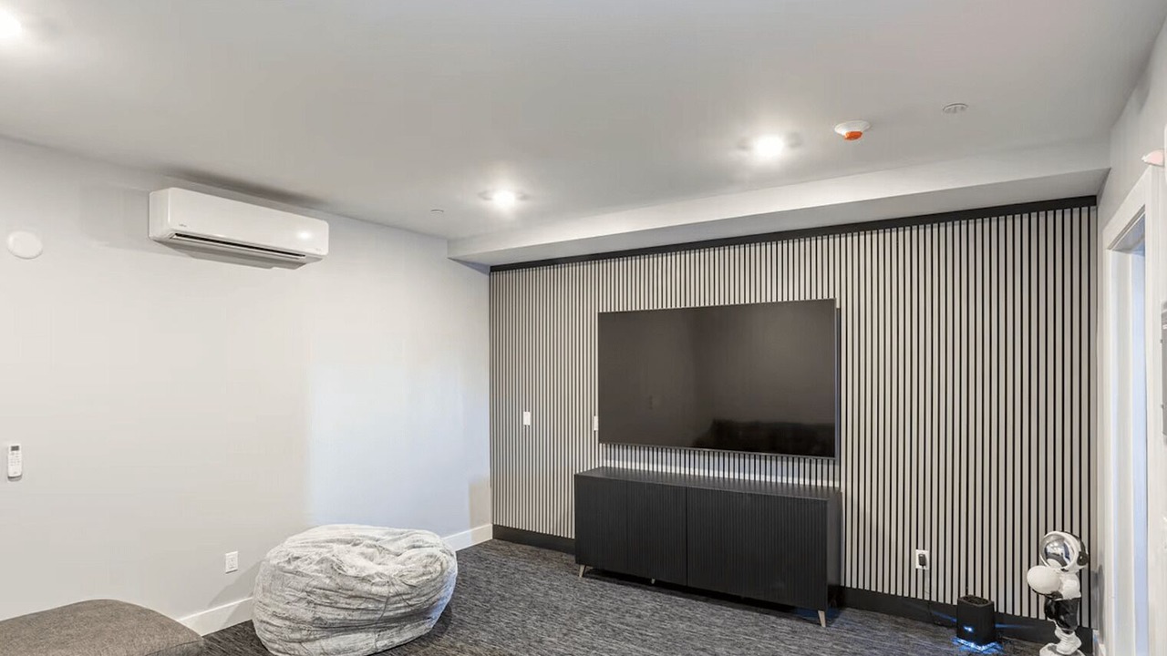 Photo of Livingroom in Lower Allston