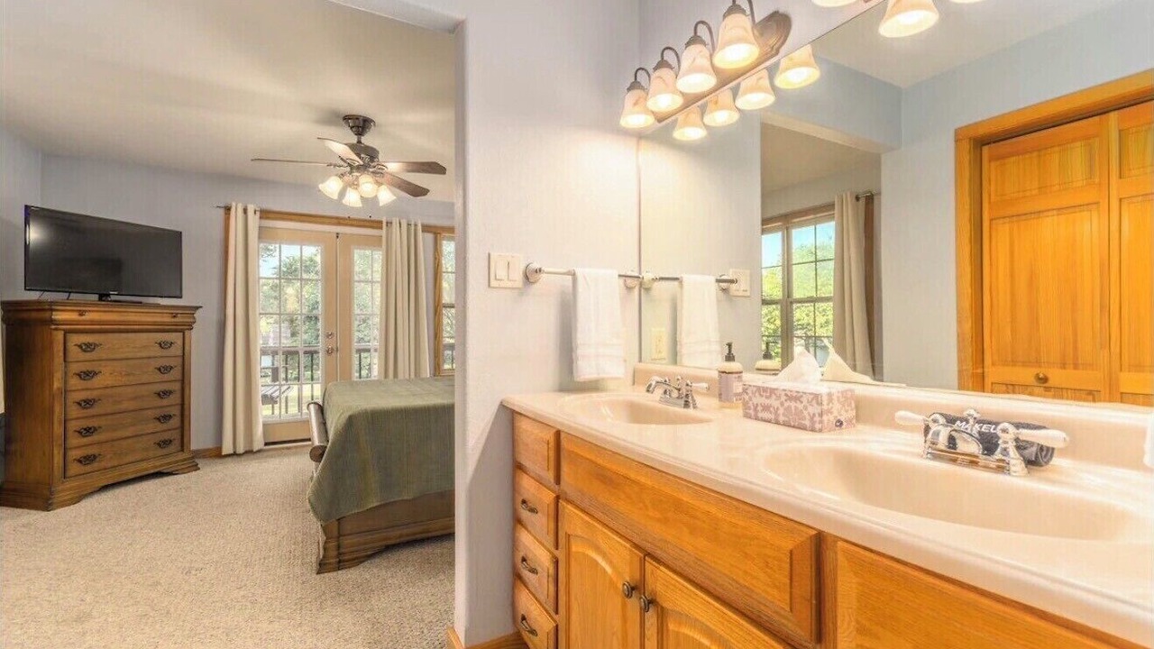 Photo of Bathroom in Greers Ferry