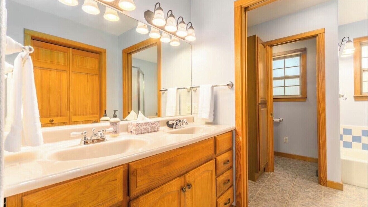 Photo of Bathroom in Greers Ferry