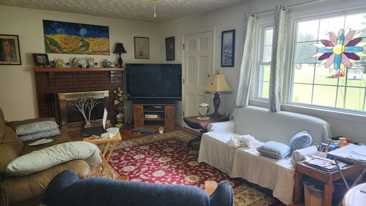 Photo of Livingroom in Peters Creek