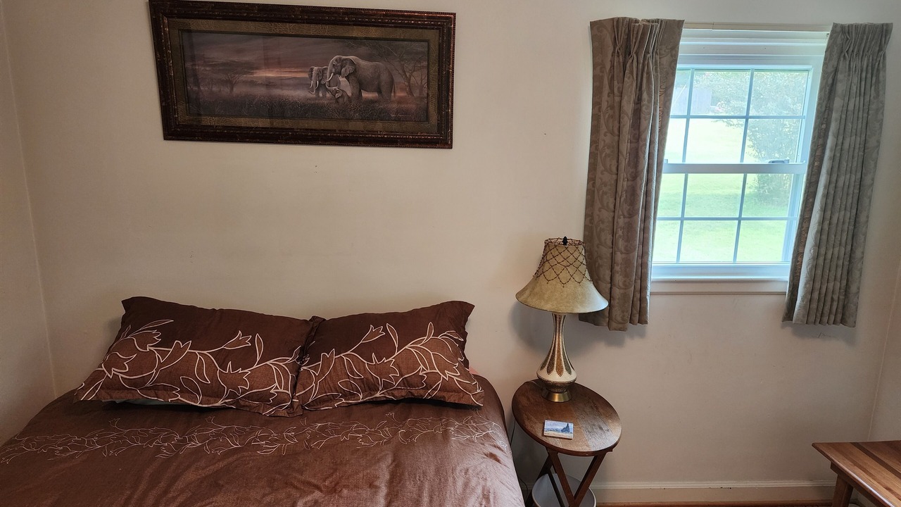Photo of Bedroom in Peters Creek
