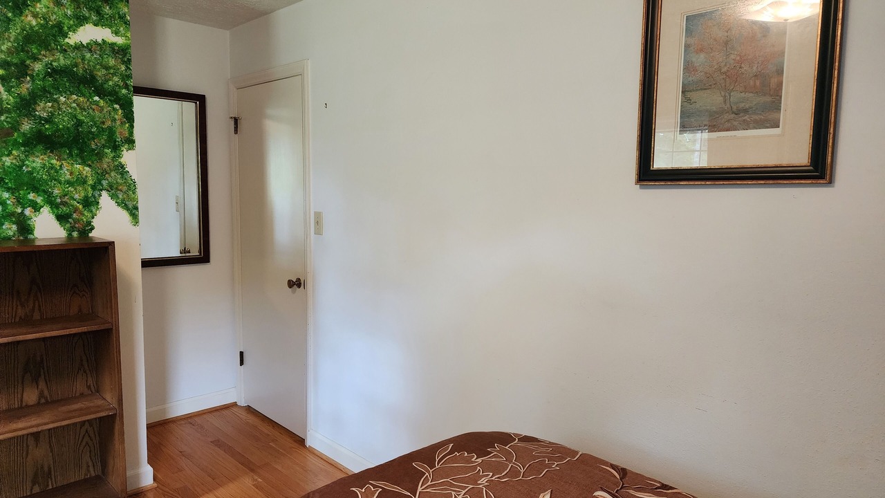 Photo of Bedroom in Peters Creek