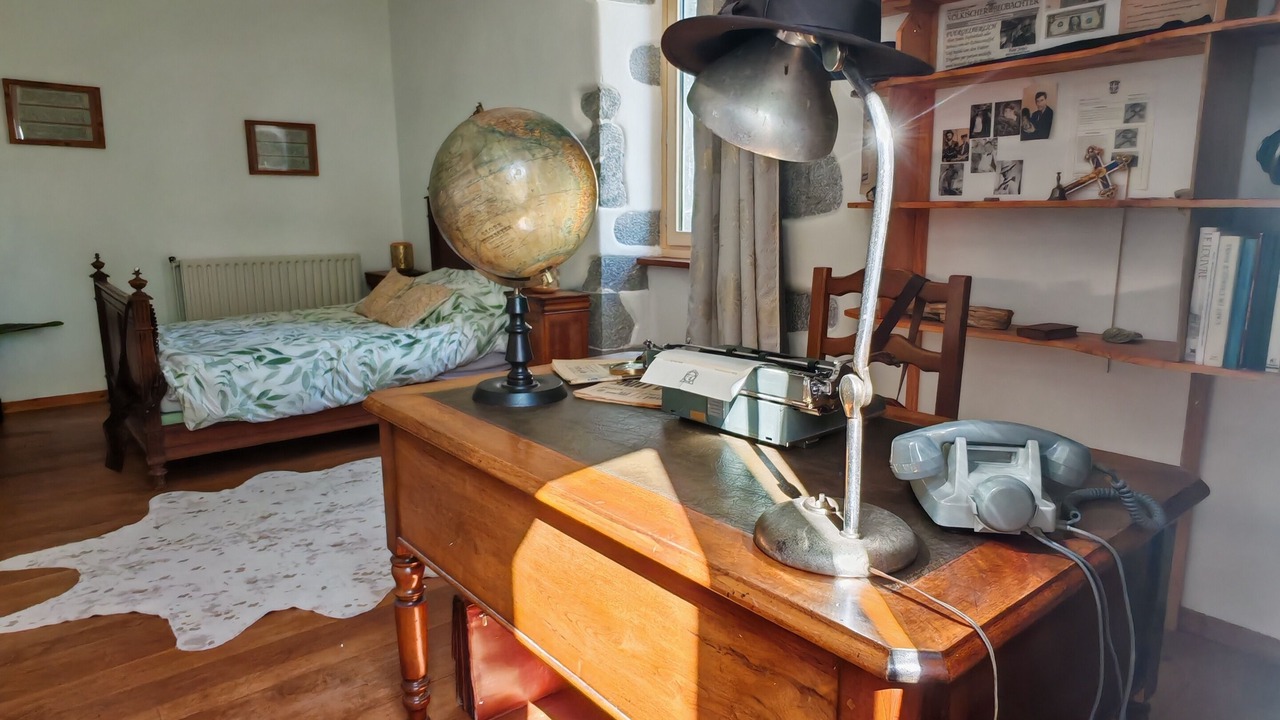 Photo of Bedroom in Louvie Juzon