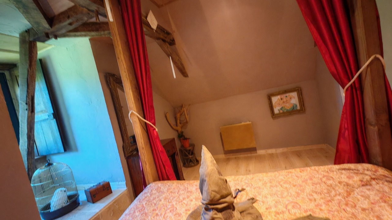 Photo of Bedroom in Louvie Juzon