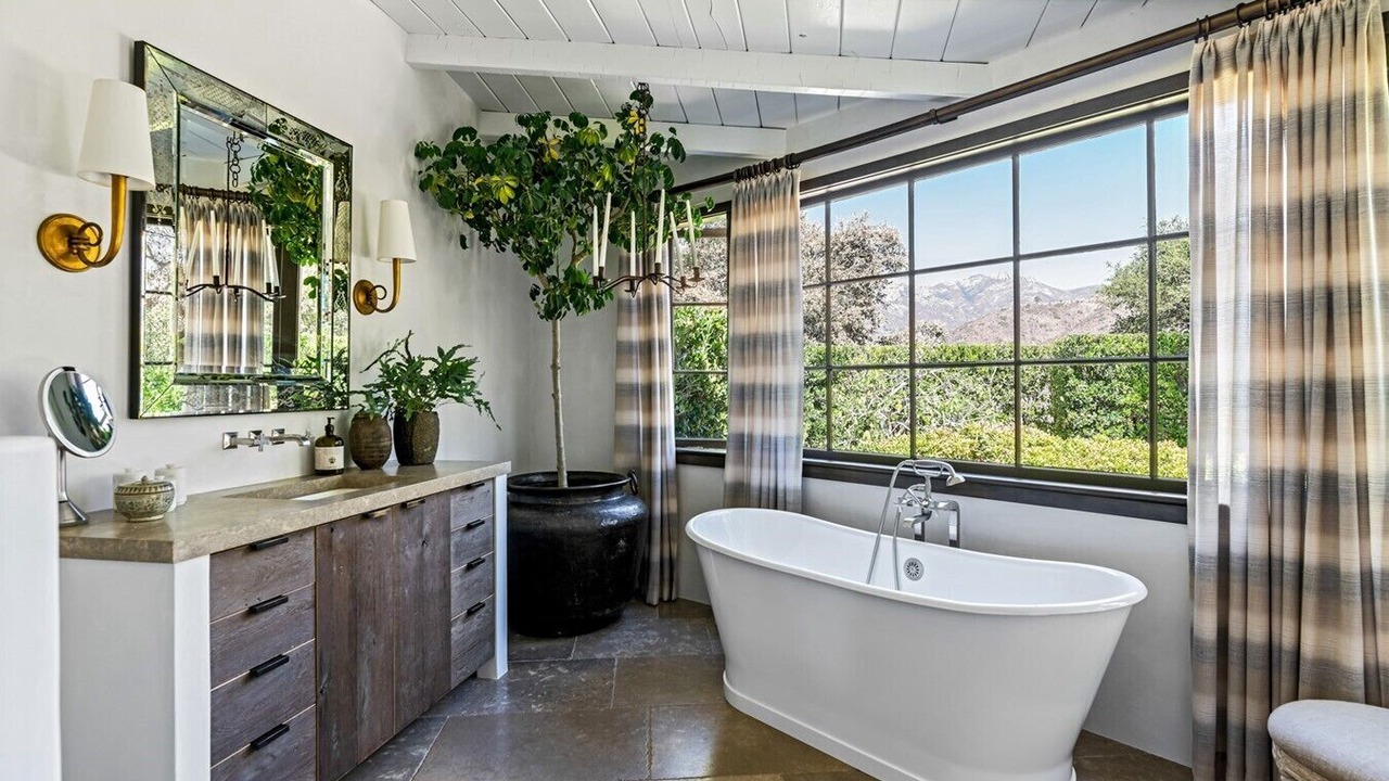 Photo of Bathroom in Malibu