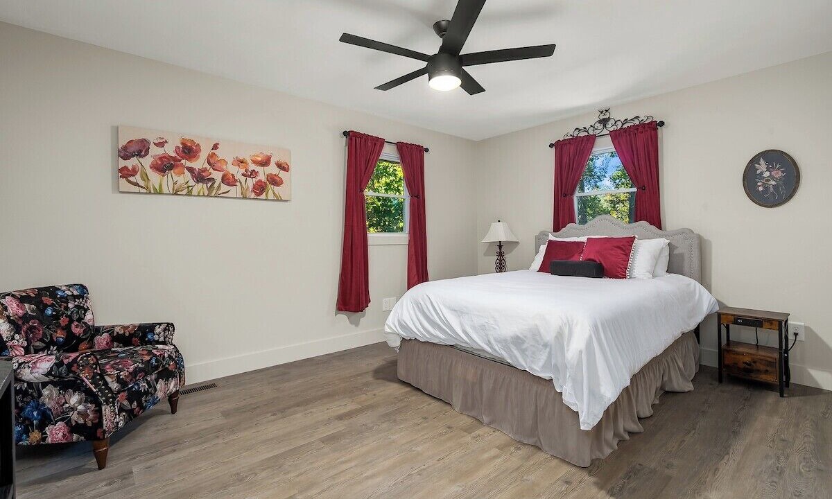 Photo of Bedroom in Seneca