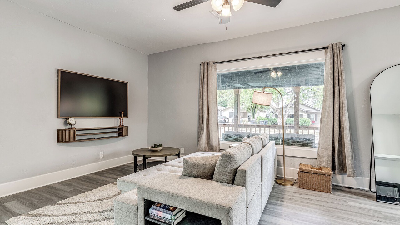Photo of Livingroom in Central Oklahoma City