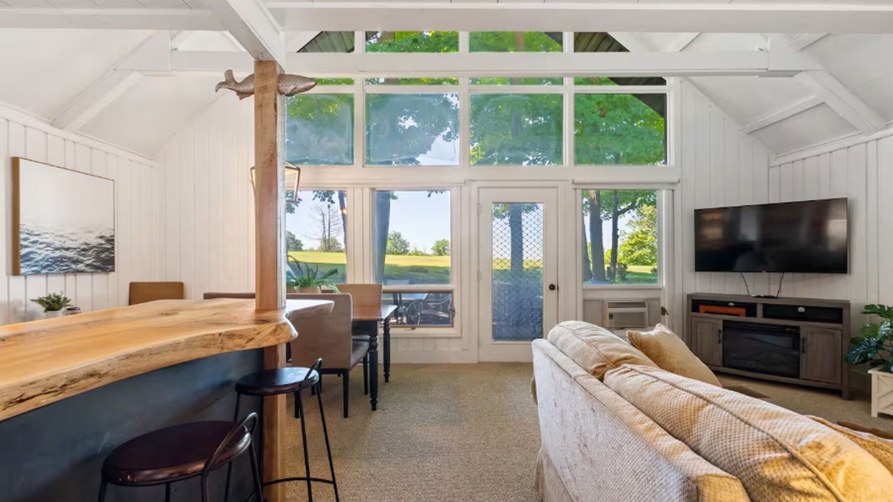 Photo of Livingroom in Indian Lake