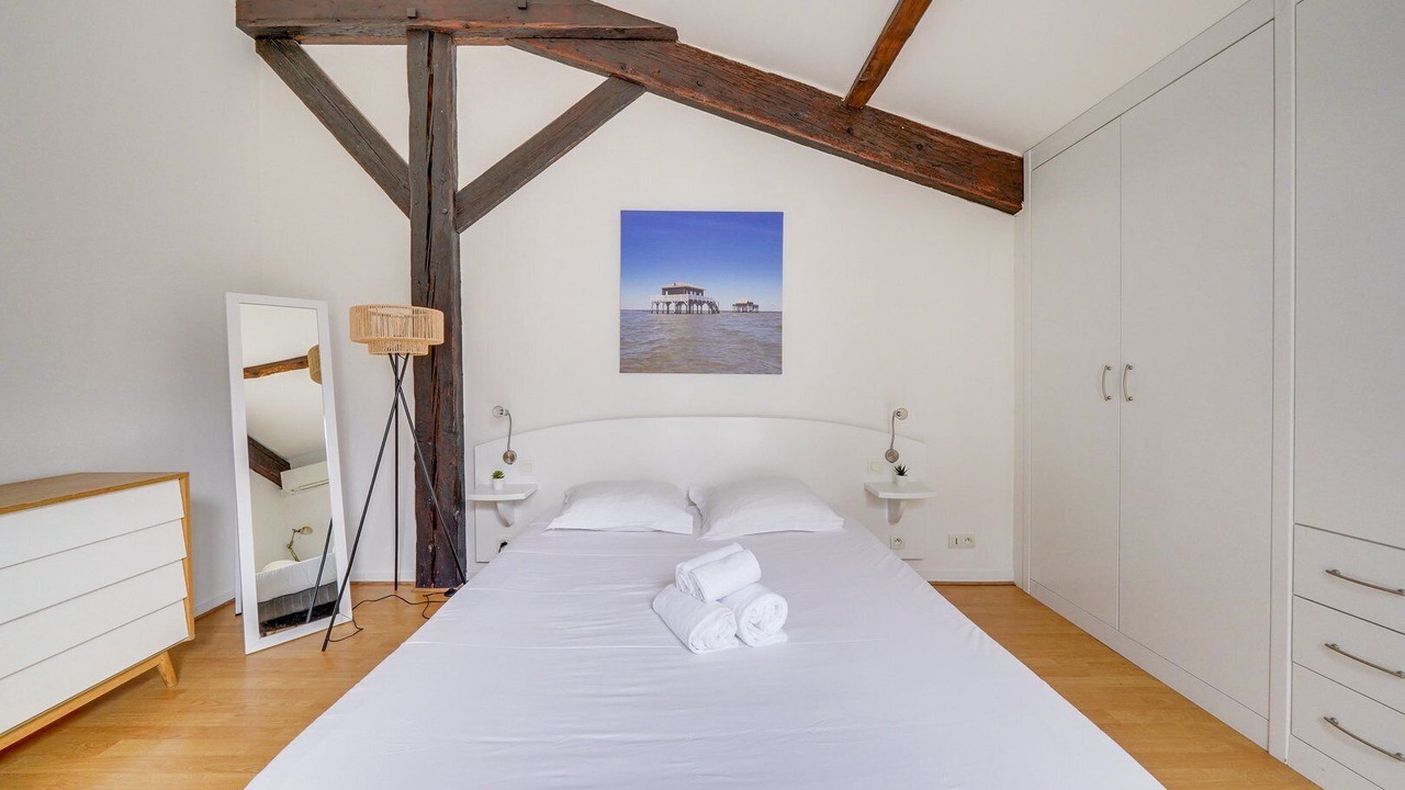 Photo of Bedroom in Begles