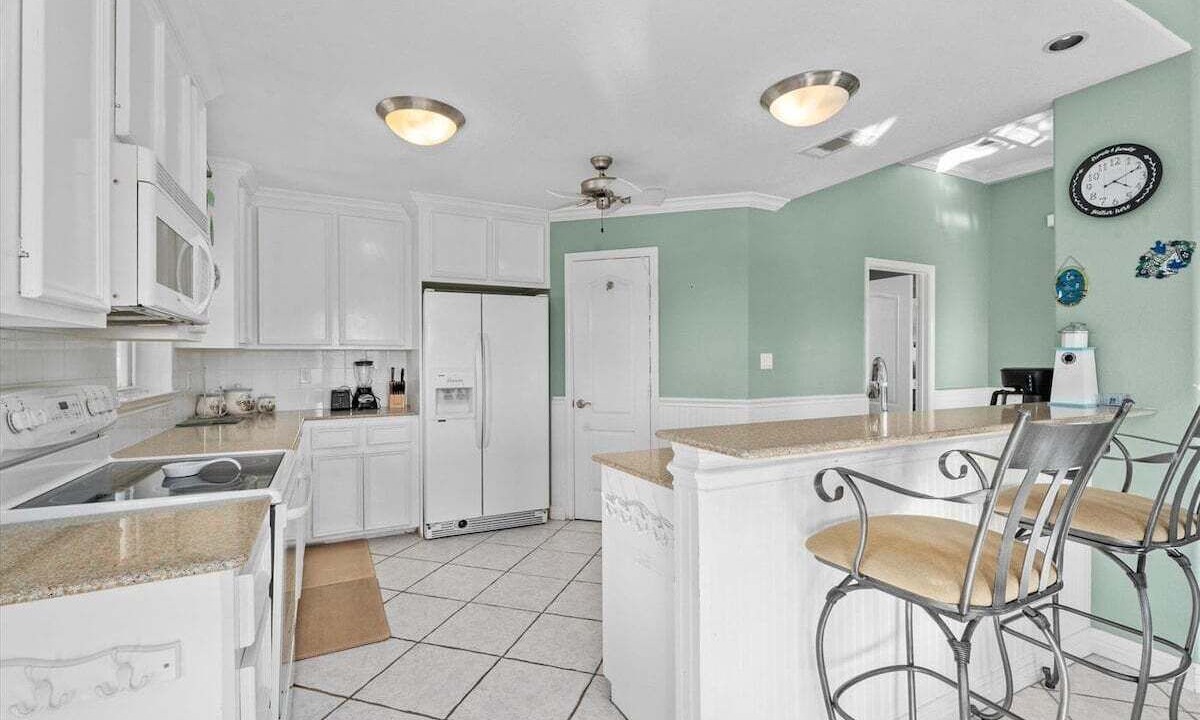 Photo of Kitchen in Terramar Beach