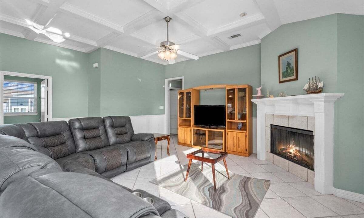 Photo of Livingroom in Terramar Beach