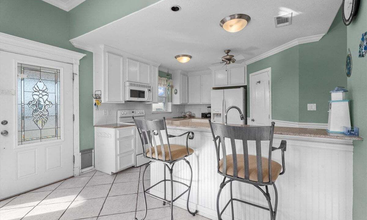 Photo of Kitchen in Terramar Beach