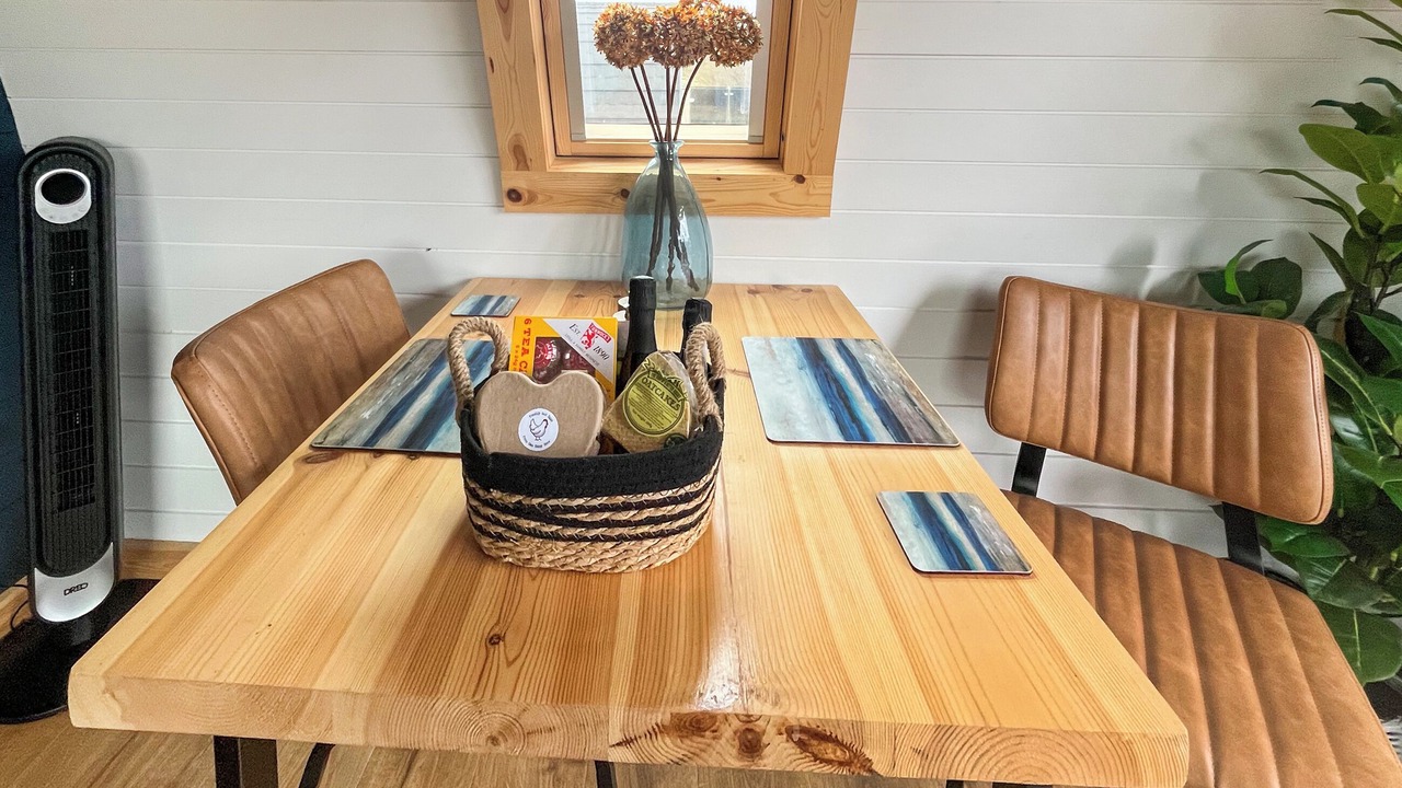 Photo of Others in Nostie