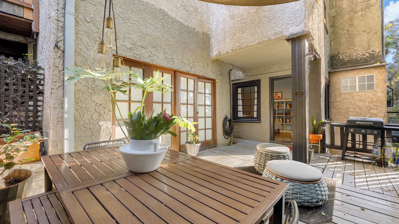 Photo of Outdoor in Silver Lake