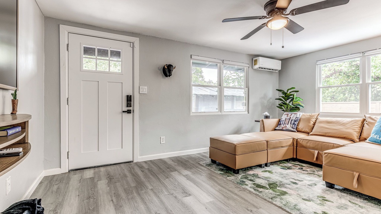 Photo of Livingroom in Central Oklahoma City
