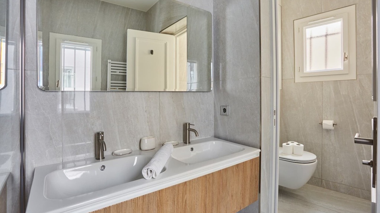 Photo of Bathroom in Arts-et-Metiers