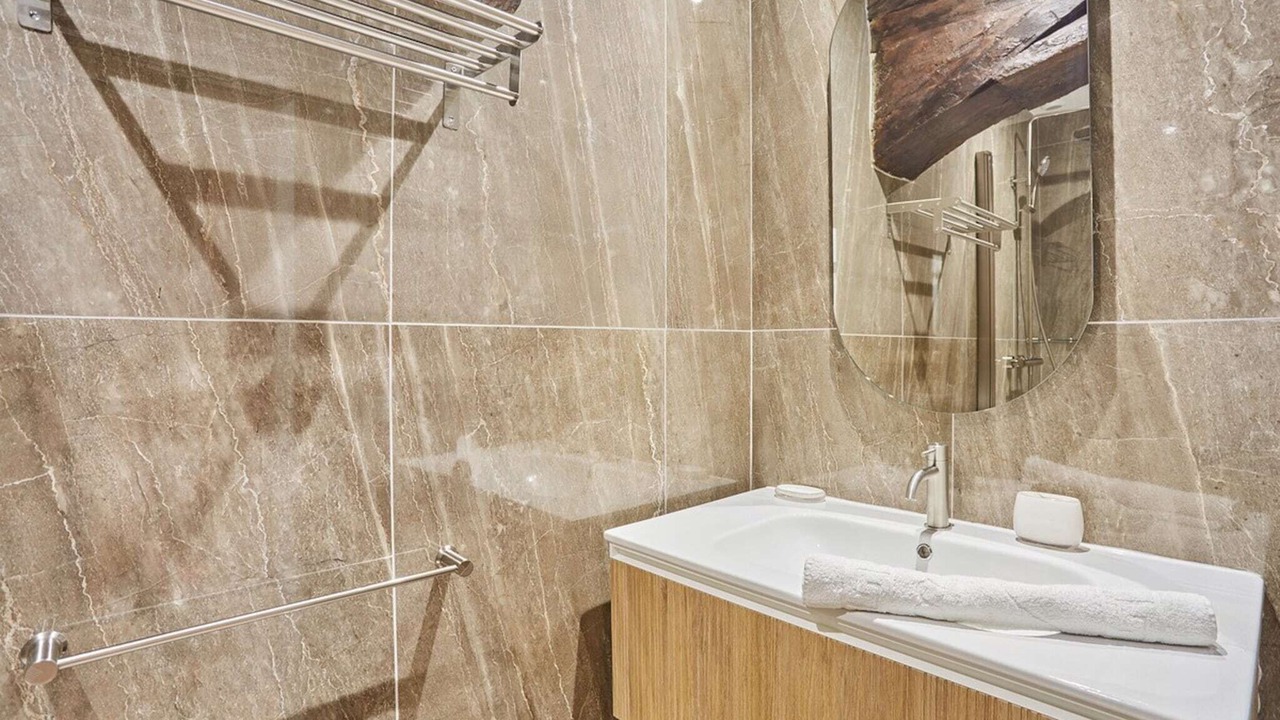 Photo of Bathroom in Arts-et-Metiers