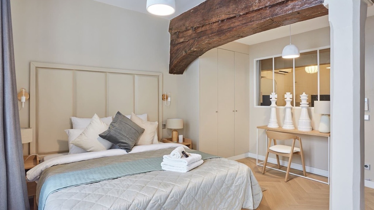 Photo of Bedroom in Arts-et-Metiers