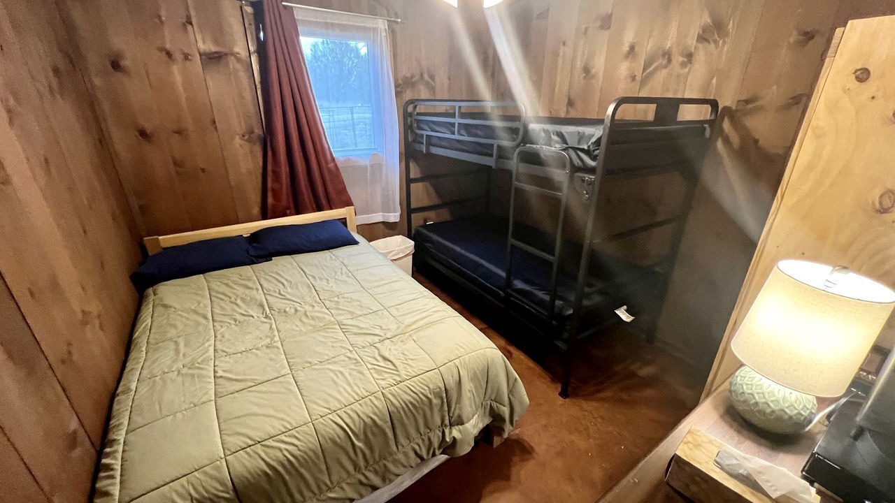 Photo of Bedroom in Jacksboro