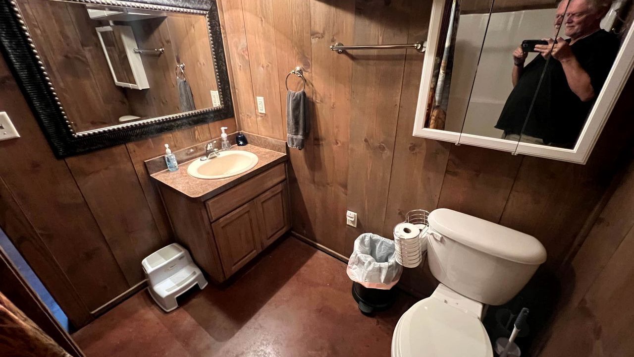 Photo of Bathroom in Jacksboro