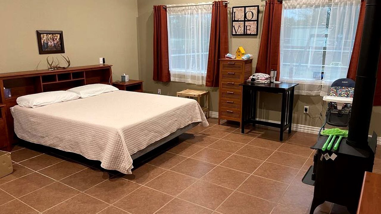 Photo of Bedroom in Jacksboro