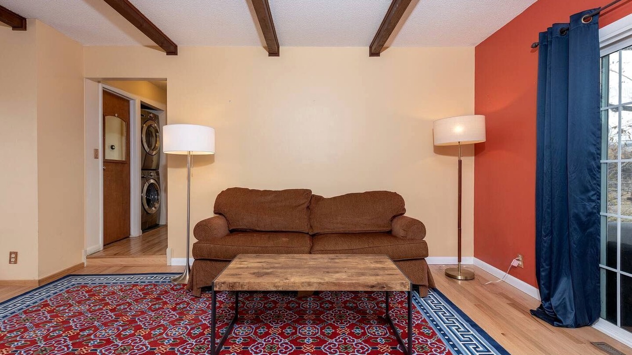 Photo of Livingroom in Lander