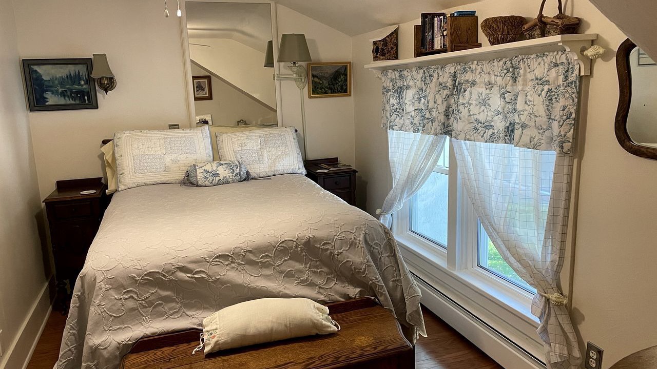 Photo of Bedroom in Elkhorn