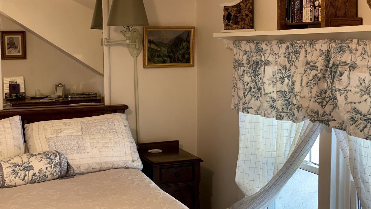 Photo of Bedroom in Elkhorn