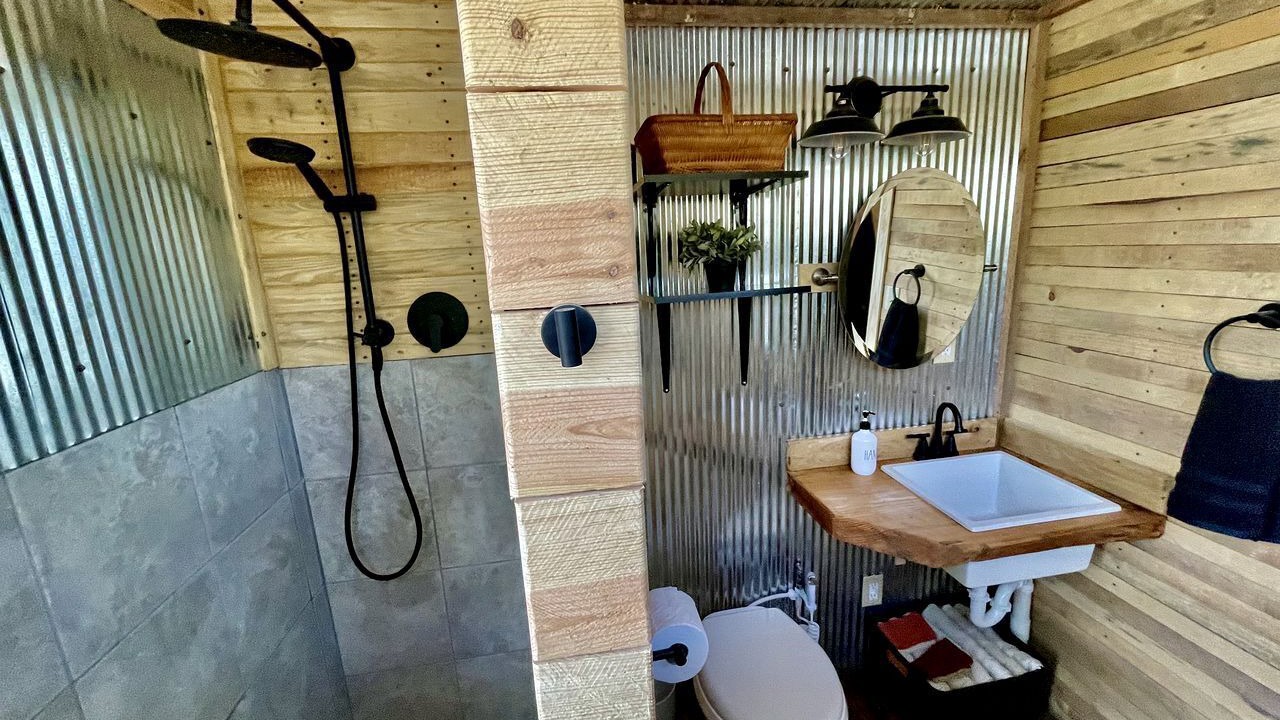 Photo of Bathroom in Boles