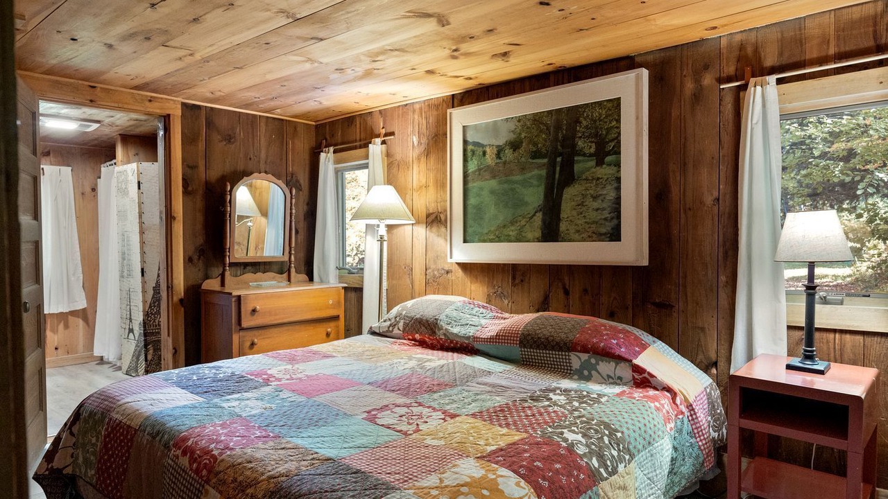 Photo of Bedroom in Lyme