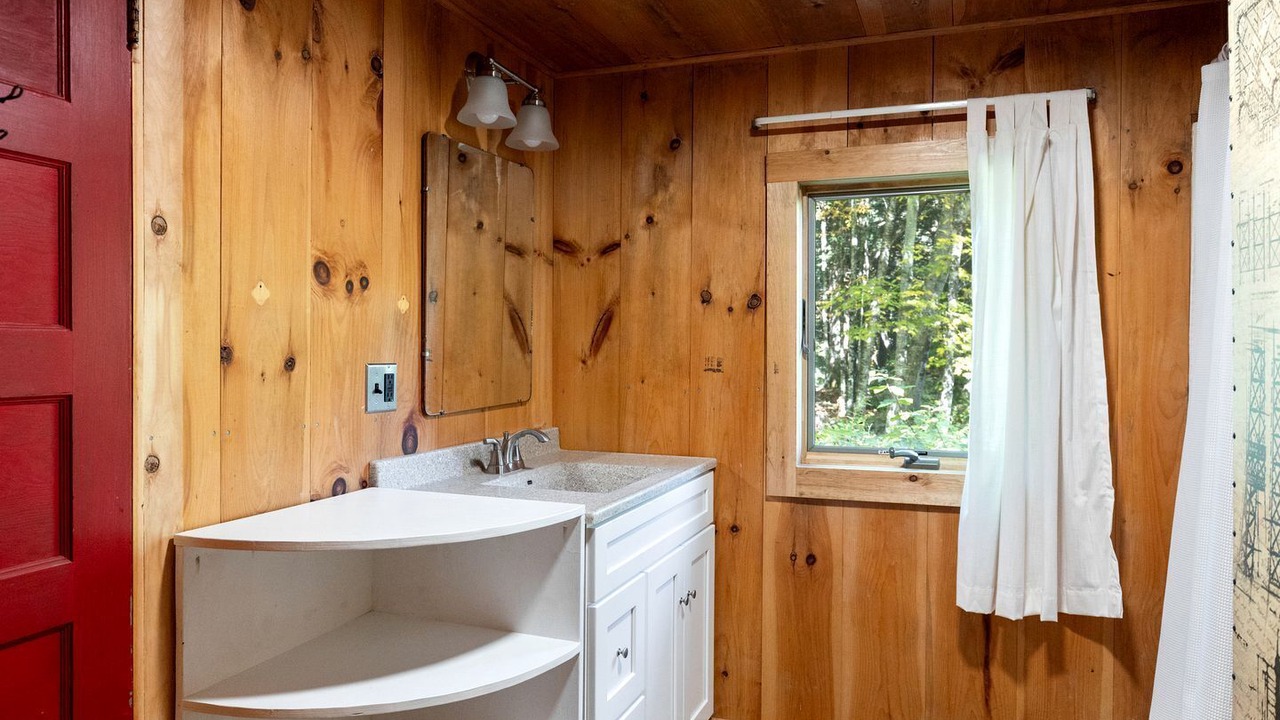 Photo of Bathroom in Lyme