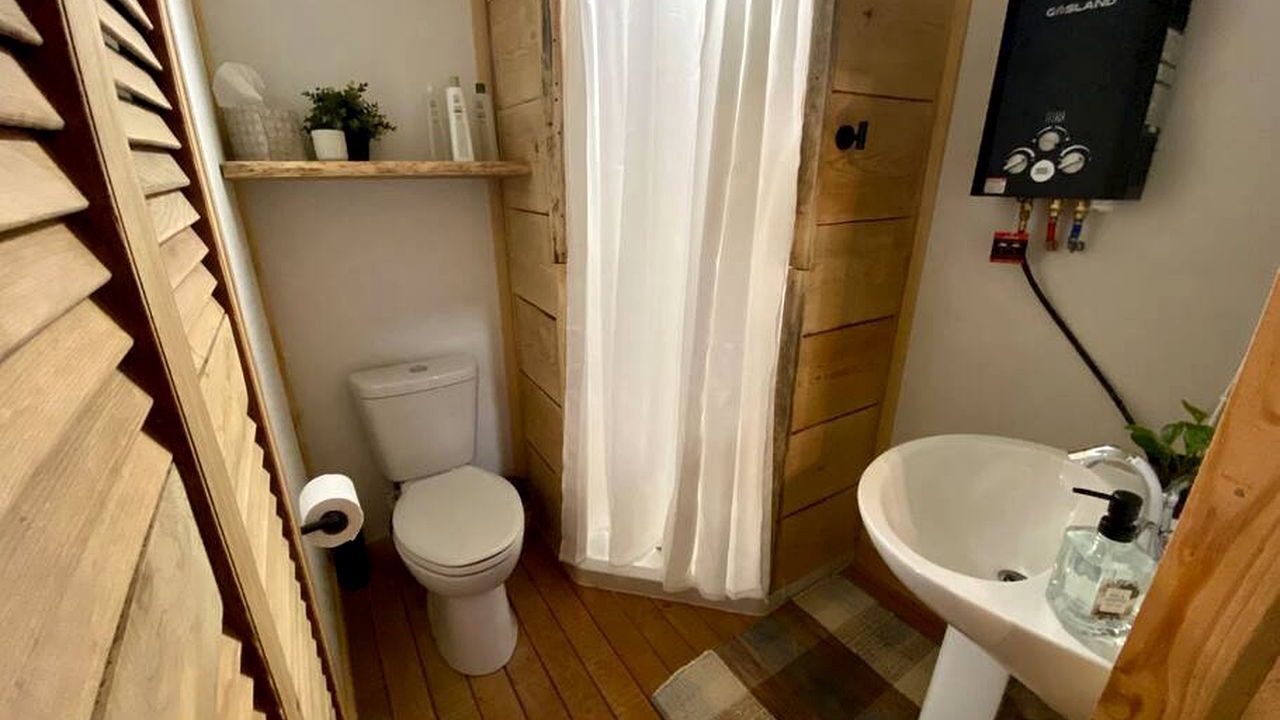 Photo of Bathroom in Boles