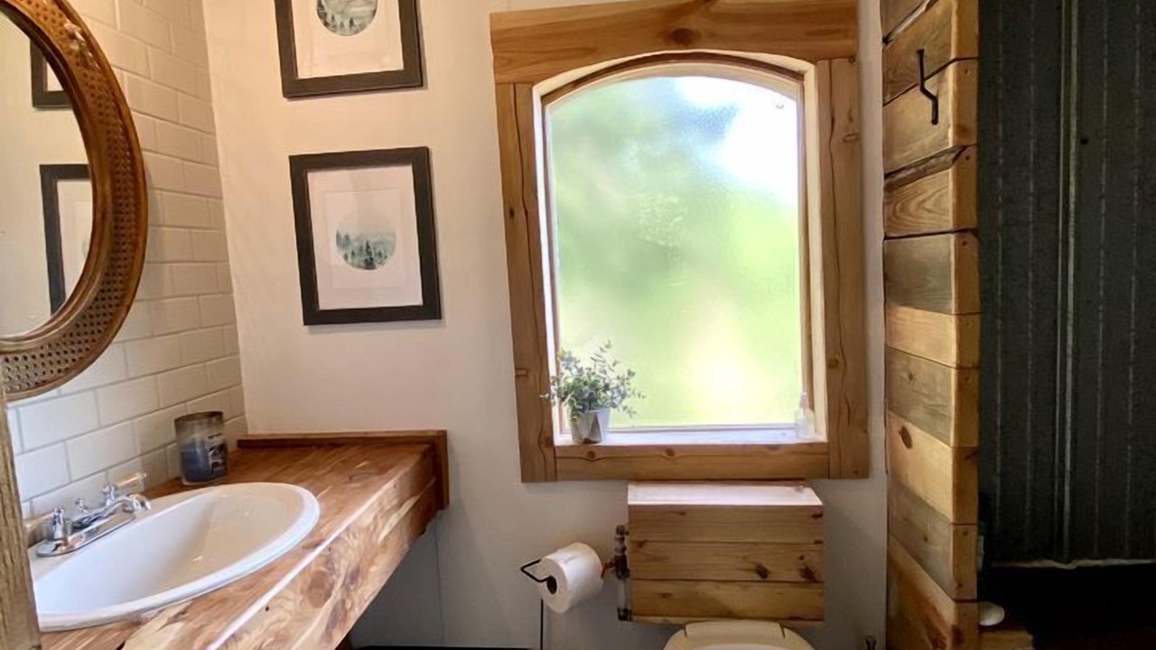Photo of Bathroom in Boles