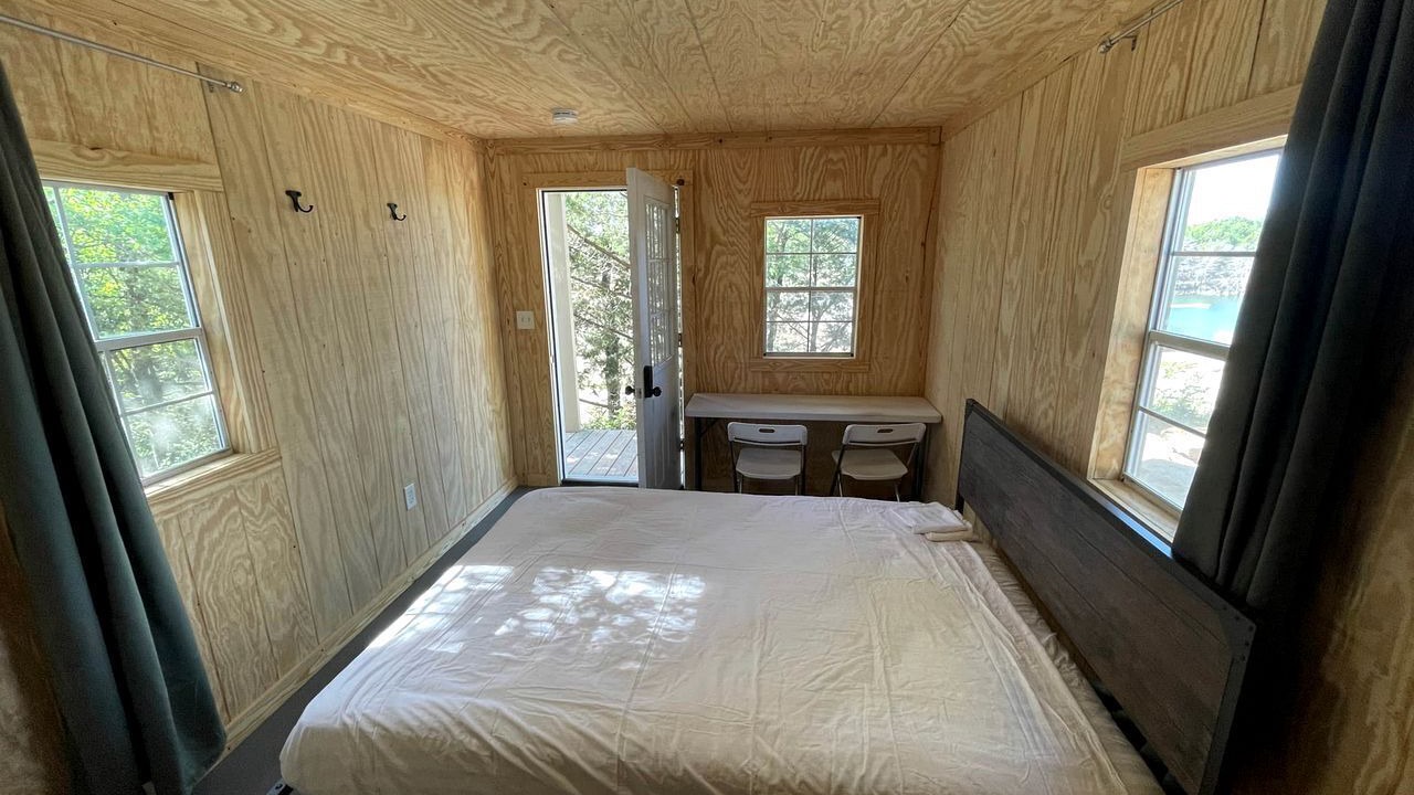 Photo of Bedroom in Jacksboro