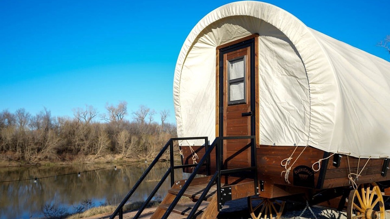 Photo of Outdoor in Satin