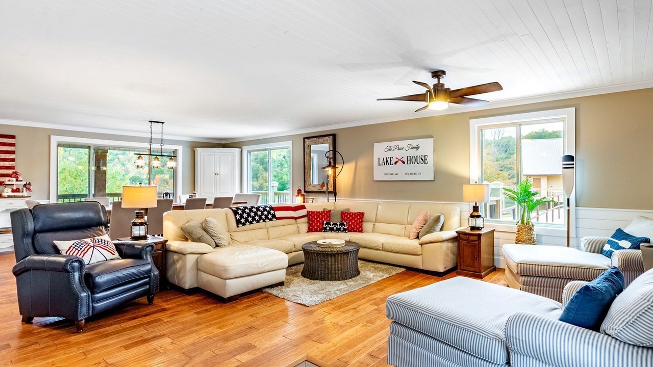 Photo of Livingroom in Tullahoma
