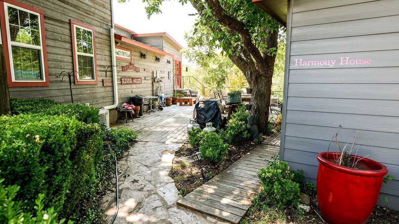 Photo of Patio Balcony in Bastrop