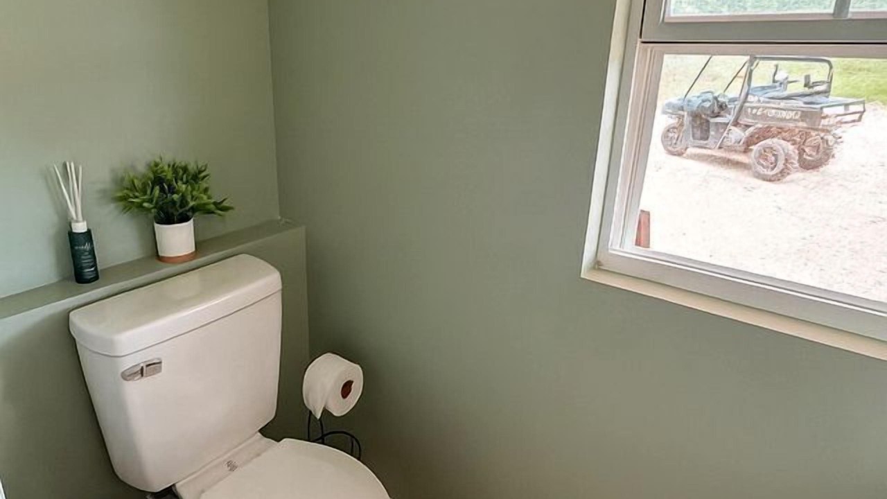 Photo of Bathroom in Boss