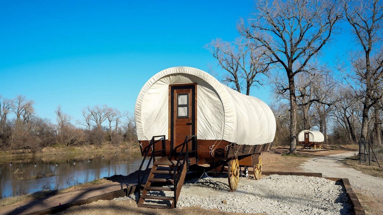 Photo of Outdoor in Satin