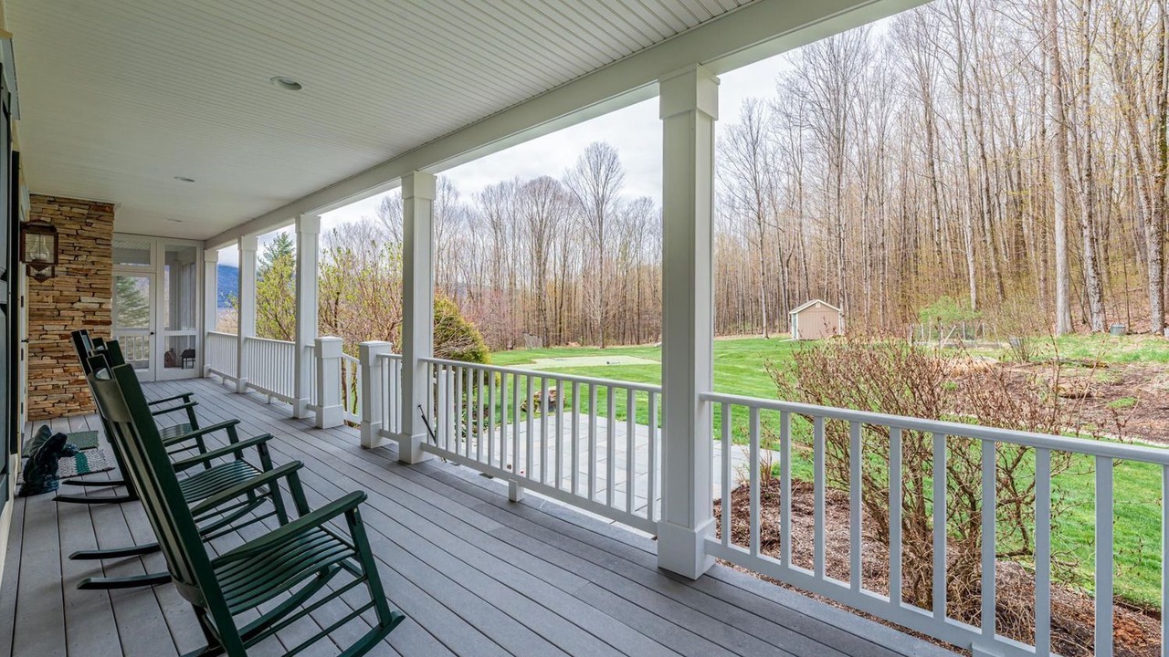 Photo of Patio Balcony in Manchester Center