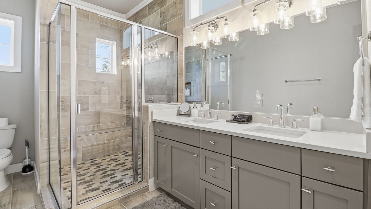 Photo of Bathroom in Kingsland
