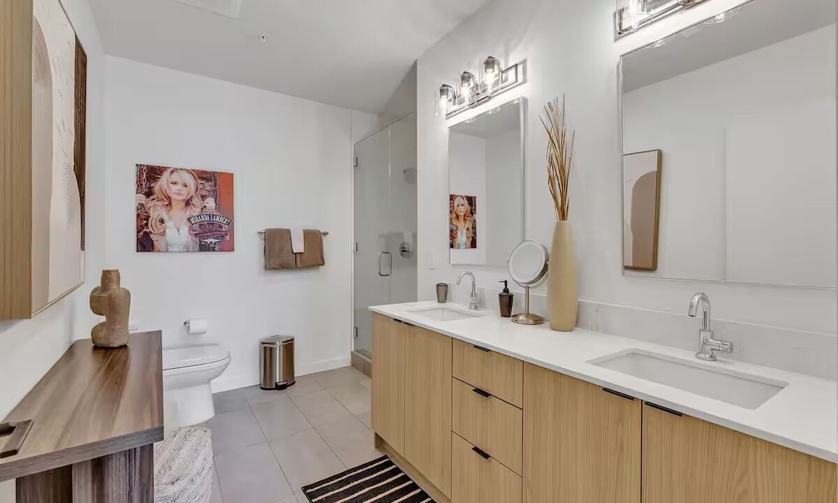 Photo of Bathroom in Eighth Avenue