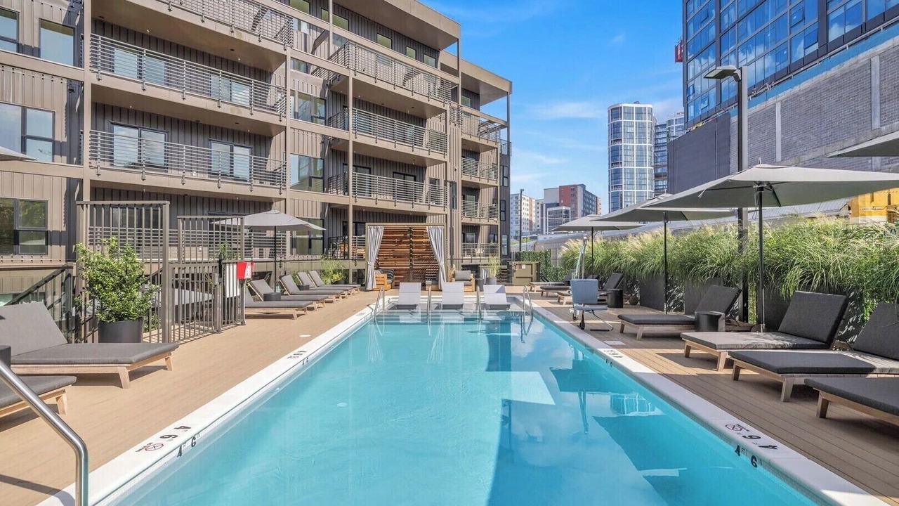 Photo of Outdoor in Eighth Avenue
