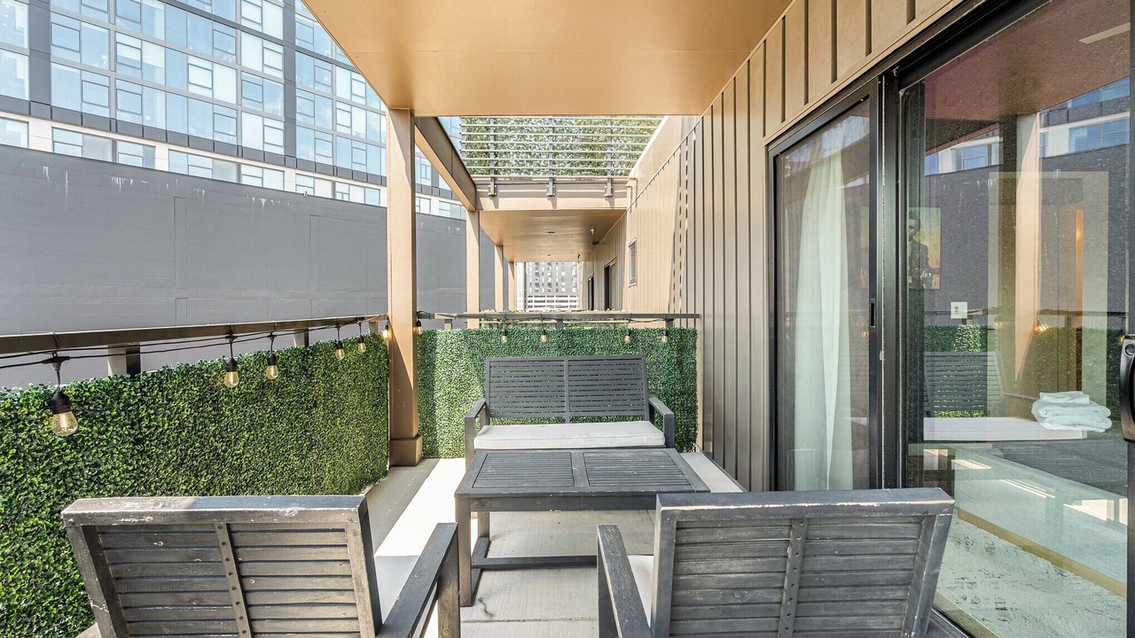 Photo of Patio Balcony in Eighth Avenue