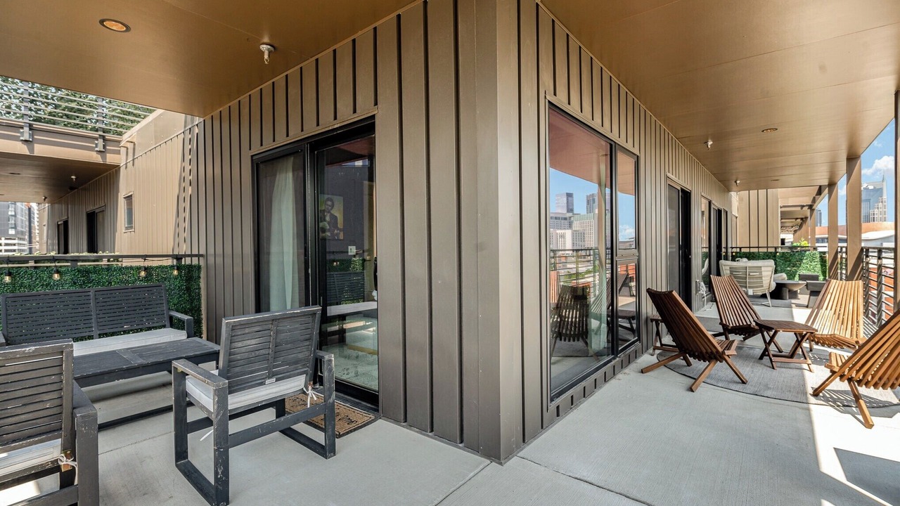 Photo of Patio Balcony in Eighth Avenue