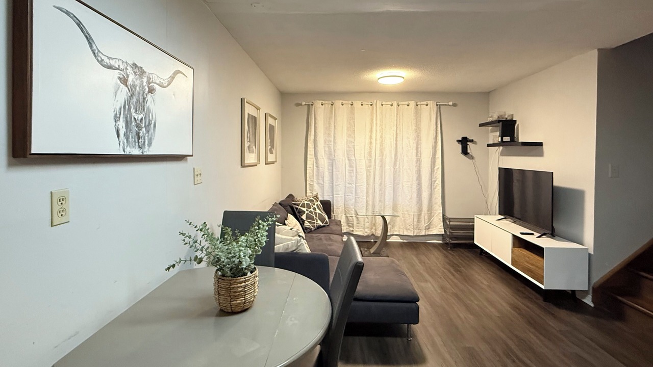 Photo of Livingroom in St. Catharines