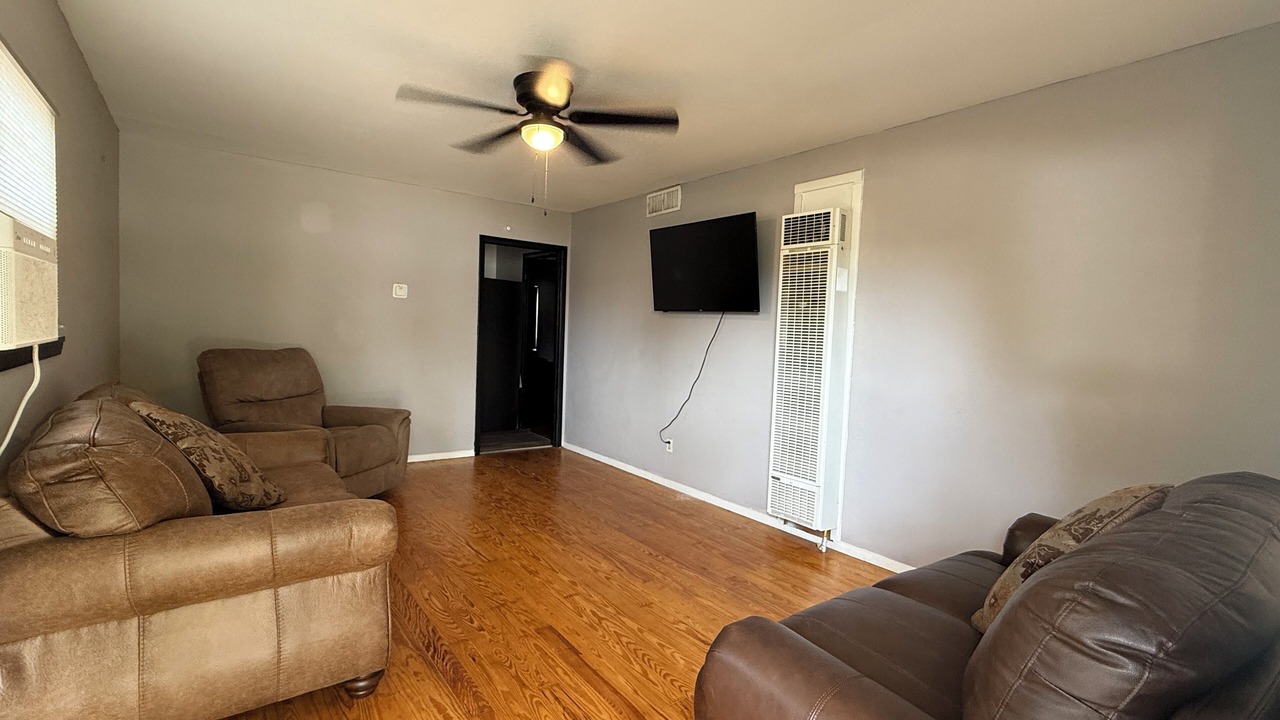 Photo of Livingroom in Clyde