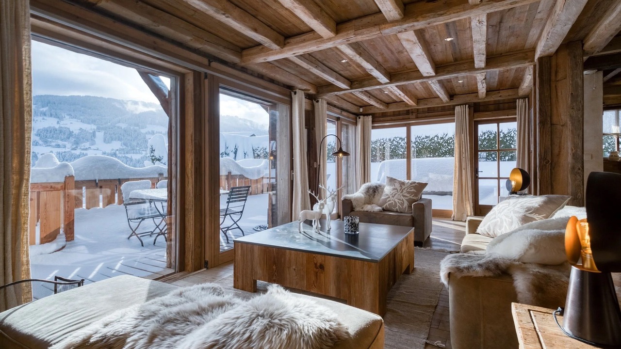 Photo of Livingroom in Demi-Quartier