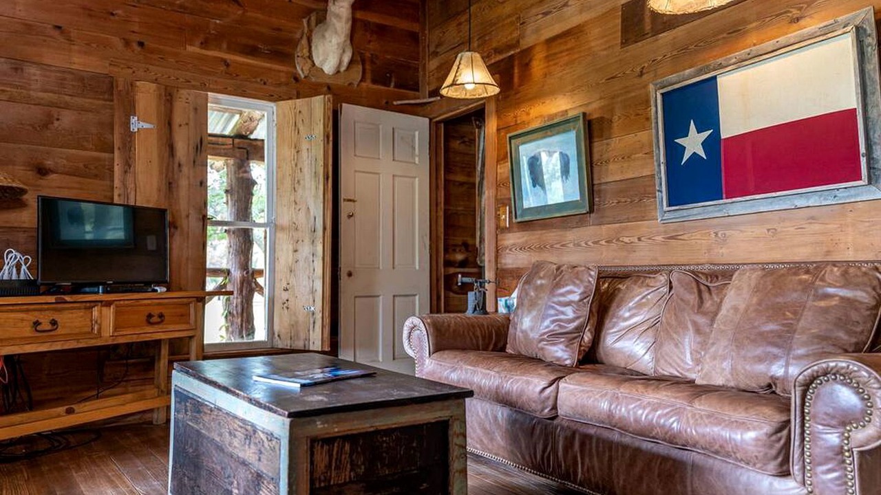 Photo of Livingroom in Satin