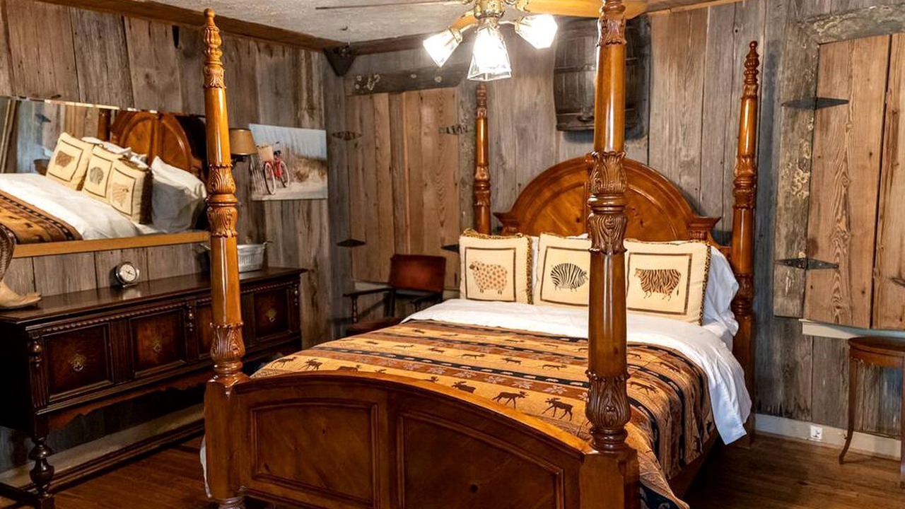 Photo of Bedroom in Satin